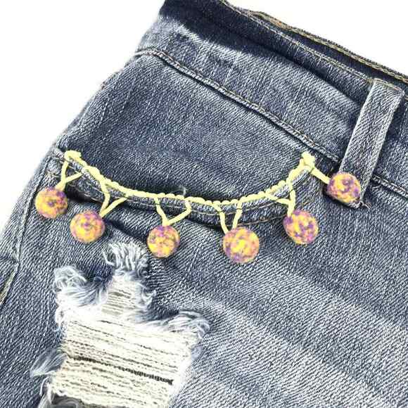 Womens Cut Off Jean Shorts Size 26 Booty Denim Shortie Pom Pom Pockets Distress‎ - Picture 6 of 8
